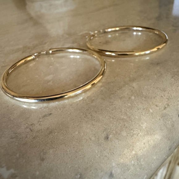 Mejuri 14k Large Tube Hoops - Picture 4 of 13